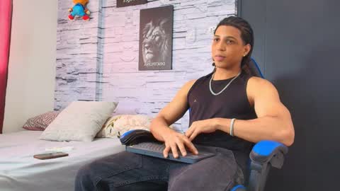 Snapshot of jhay_wheeler777 chatting on September 17, 2:40 pm jhay_wheeler777 online show from September 17, 2:40 pm
