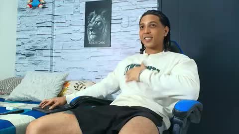 Snapshot of jhay_wheeler777 chatting on September 11, 3:27 am jhay_wheeler777 online show from September 11, 3:27 am