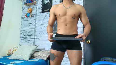 Snapshot of jhay_wheeler777 chatting on September 15, 5:09 am jhay_wheeler777 online show from September 15, 5:09 am