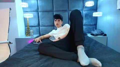 Jheampiero online show from April 28, 8:57 pm