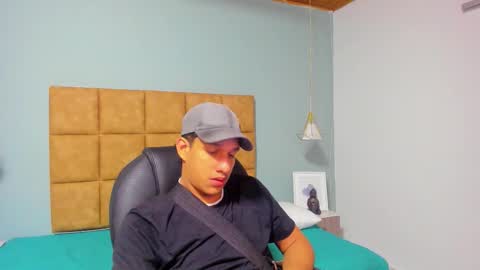 Jheider R. online show from September 14, 12:29 pm
