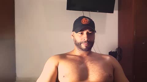 En moreno online show from December 16, 11:45 pm