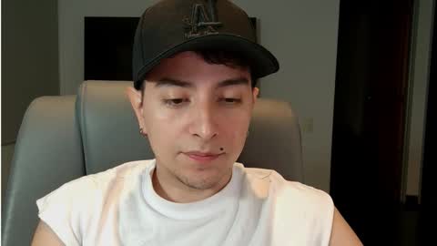 Snapshot of jhoan_saenz chatting on October 7, 5:55 am Jhoan Saenz online show from October 7, 5:55 am