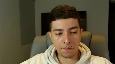 Snapshot of jhoan_saenz chatting on October 6, 5:12 am Jhoan Saenz online show from October 6, 5:12 am