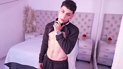 jhoanleandro online show from April 26, 5:38 am