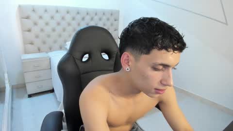 jhoanleandro online show from October 15, 5:04 am