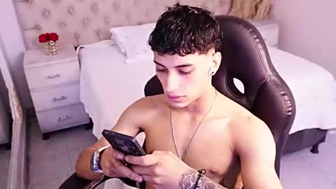 jhoanleandro online show from June 17, 6:37 am