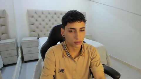 jhoanleandro online show from December 16, 5:03 am