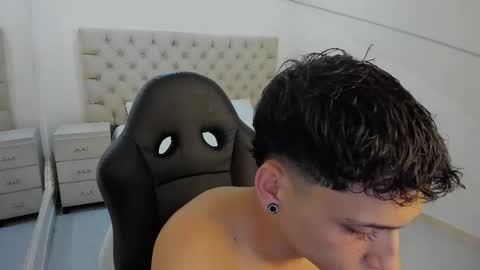 jhoanleandro online show from December 20, 5:36 am