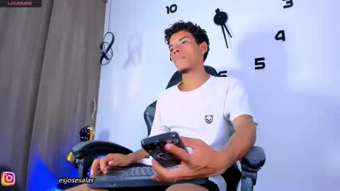 jhojan_xxx online show from October 5, 10:25 pm