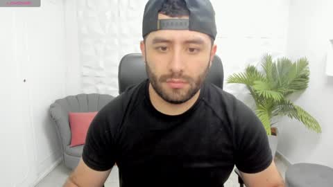 Snapshot of jhon_bear02 chatting on January 13, 11:08 am John Bear.... online show from January 13, 11:08 am