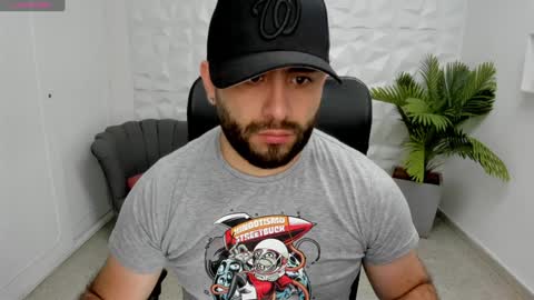 Snapshot of jhon_bear02 chatting on December 29, 11:07 am John Bear.... online show from December 29, 11:07 am