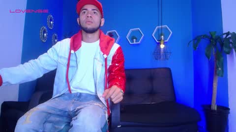 Snapshot of jhon_malo chatting on October 12, 1:43 am jhon_malo online show from October 12, 1:43 am