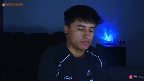 Snapshot of jhon_mendoza_ chatting on October 21, 10:07 am jhon_mendoza_ online show from October 21, 10:07 am