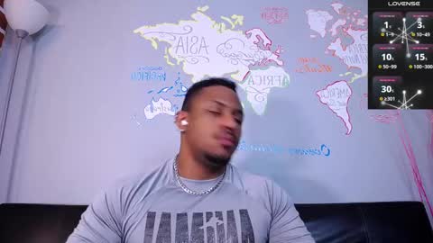 Snapshot of jhonblacke chatting on December 3, 8:17 pm jhon online show from December 3, 8:17 pm