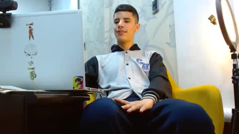 jhon online show from November 8, 8:50 am