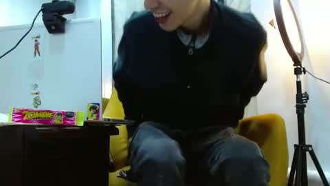 Snapshot of jhongrey2 chatting on October 18, 4:17 am jhon online show from October 18, 4:17 am