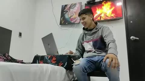 jhon online show from February 8, 9:57 pm
