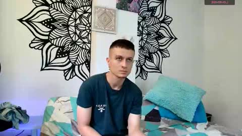 jhonny_6695 online show from September 19, 6:19 pm