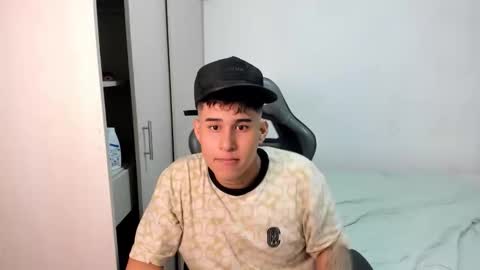 jhonny_dickm online show from October 26, 8:00 pm