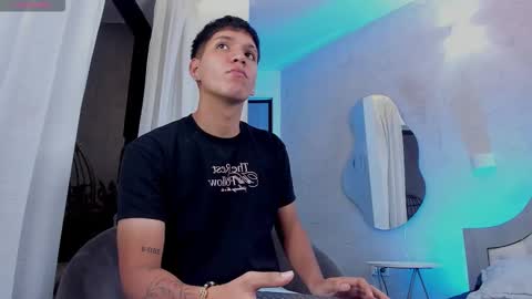 jhonsimon_ online show from February 10, 5:34 am