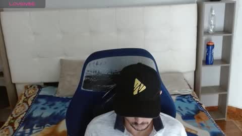 Snapshot of jhontorres018 chatting on October 24, 12:35 am jhontorres018 online show from October 24, 12:35 am