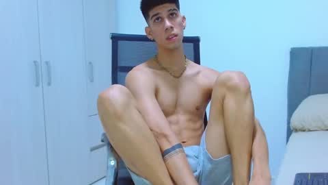 Snapshot of jhony_sex3 chatting on October 16, 6:21 am jhony_sex3 online show from October 16, 6:21 am
