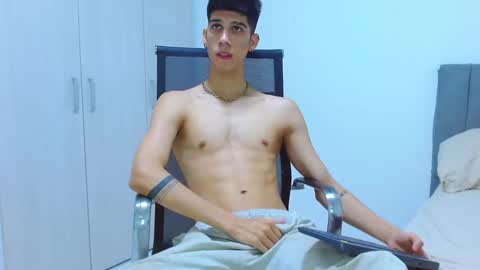 Snapshot of jhony_sex3 chatting on October 9, 6:29 am jhony_sex3 online show from October 9, 6:29 am