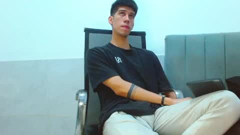jhony_sex3 online show from May 1, 3:10 am
