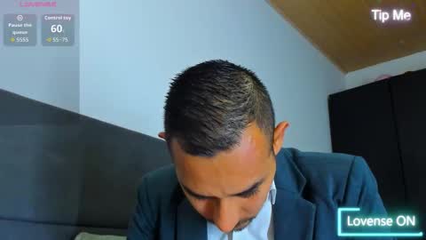 Snapshot of jhonyalzate chatting on October 12, 11:32 pm Jhony Alzate online show from October 12, 11:32 pm