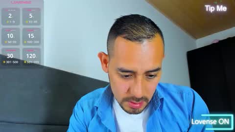 Snapshot of jhonyalzate chatting on October 7, 2:04 am Jhony Alzate online show from October 7, 2:04 am