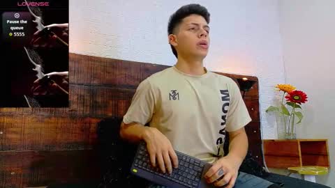Snapshot of jhosuavega chatting on September 25, 2:10 am jhosuavega online show from September 25, 2:10 am