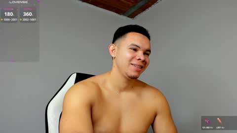 Snapshot of jhotta_foxx chatting on December 13, 7:26 am Jhonatan80 online show from December 13, 7:26 am