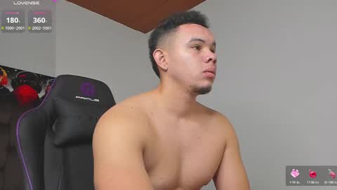 Snapshot of jhotta_foxx chatting on March 5, 7:05 am Jhonatan80 online show from March 5, 7:05 am