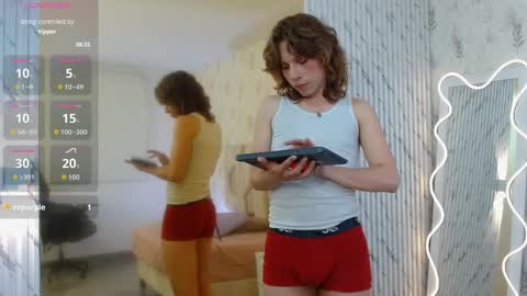 Snapshot of jim_tay chatting on October 7, 12:37 am Hi Im Jim online show from October 7, 12:37 am