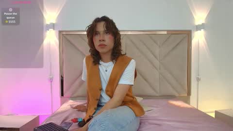 Snapshot of jim_tay chatting on October 4, 7:08 pm Hi Im Jim online show from October 4, 7:08 pm