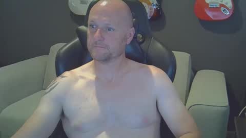 Snapshot of jimforjim chatting on December 12, 4:48 am Jim online show from December 12, 4:48 am
