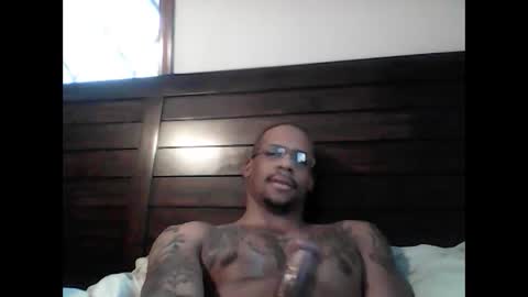 Snapshot of jimmytatto33 chatting on January 18, 8:40 pm jimmytatto33 online show from January 18, 8:40 pm