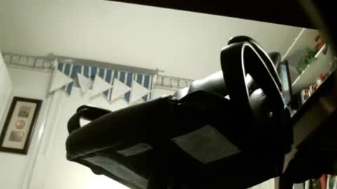 Snapshot of jimsundies chatting on November 1, 3:10 am jimwellhung online show from November 1, 3:10 am