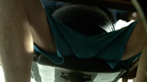 Snapshot of jimsundies chatting on October 24, 3:08 am jimwellhung online show from October 24, 3:08 am