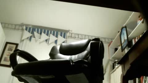 Snapshot of jimsundies chatting on October 20, 3:54 am jimwellhung online show from October 20, 3:54 am