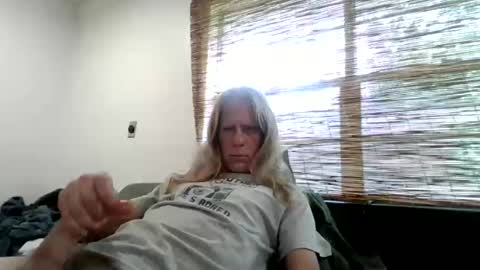 jizzmitten5 online show from June 14, 8:11 pm