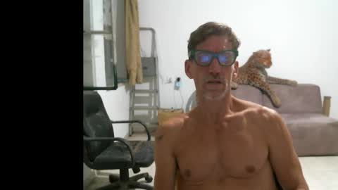 Snapshot of jlmbud chatting on October 15, 8:05 pm jlmbud online show from October 15, 8:05 pm