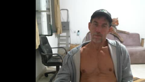 Snapshot of jlmbud chatting on October 11, 10:36 pm jlmbud online show from October 11, 10:36 pm