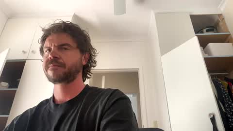 jmajick online show from February 1, 5:18 am