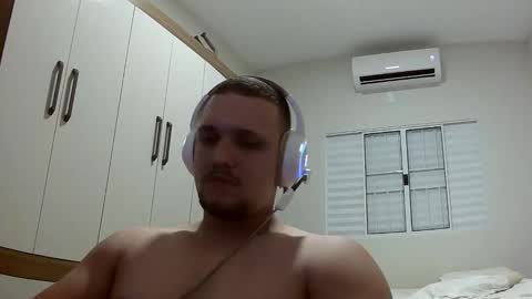 joaovitor302 online show from October 10, 9:39 pm