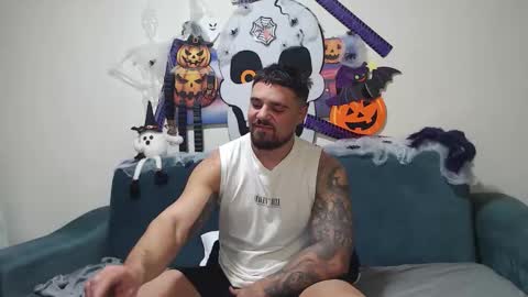 Snapshot of jodogs chatting on October 29, 10:40 am Tiberius online show from October 29, 10:40 am