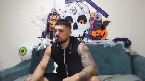 Snapshot of jodogs chatting on October 26, 5:48 pm Tiberius online show from October 26, 5:48 pm