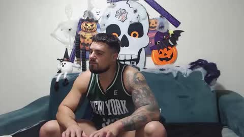 Snapshot of jodogs chatting on October 31, 4:54 pm Tiberius online show from October 31, 4:54 pm