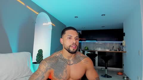 Snapshot of joe_esthetic chatting on January 25, 10:50 pm joe_esthetic online show from January 25, 10:50 pm